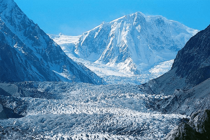 Passu Glacier Hunza in Hunza